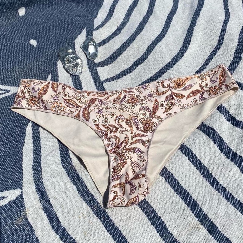 Rip Curl Boho Whimsy Ivory Paisley Lunar Tide Cheeky Ruched Bikini Bottoms Sz L